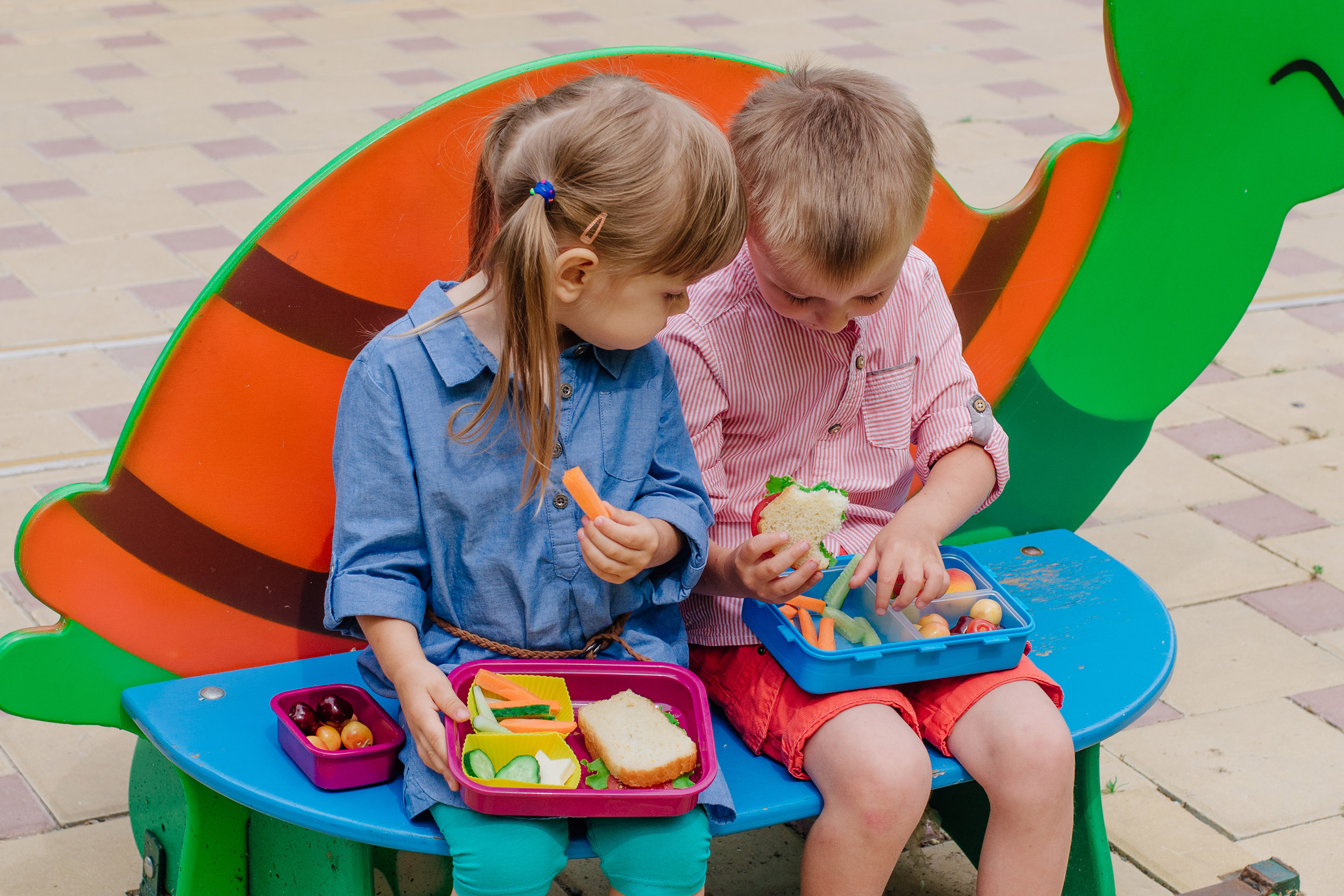 Toddlers eating healthy.