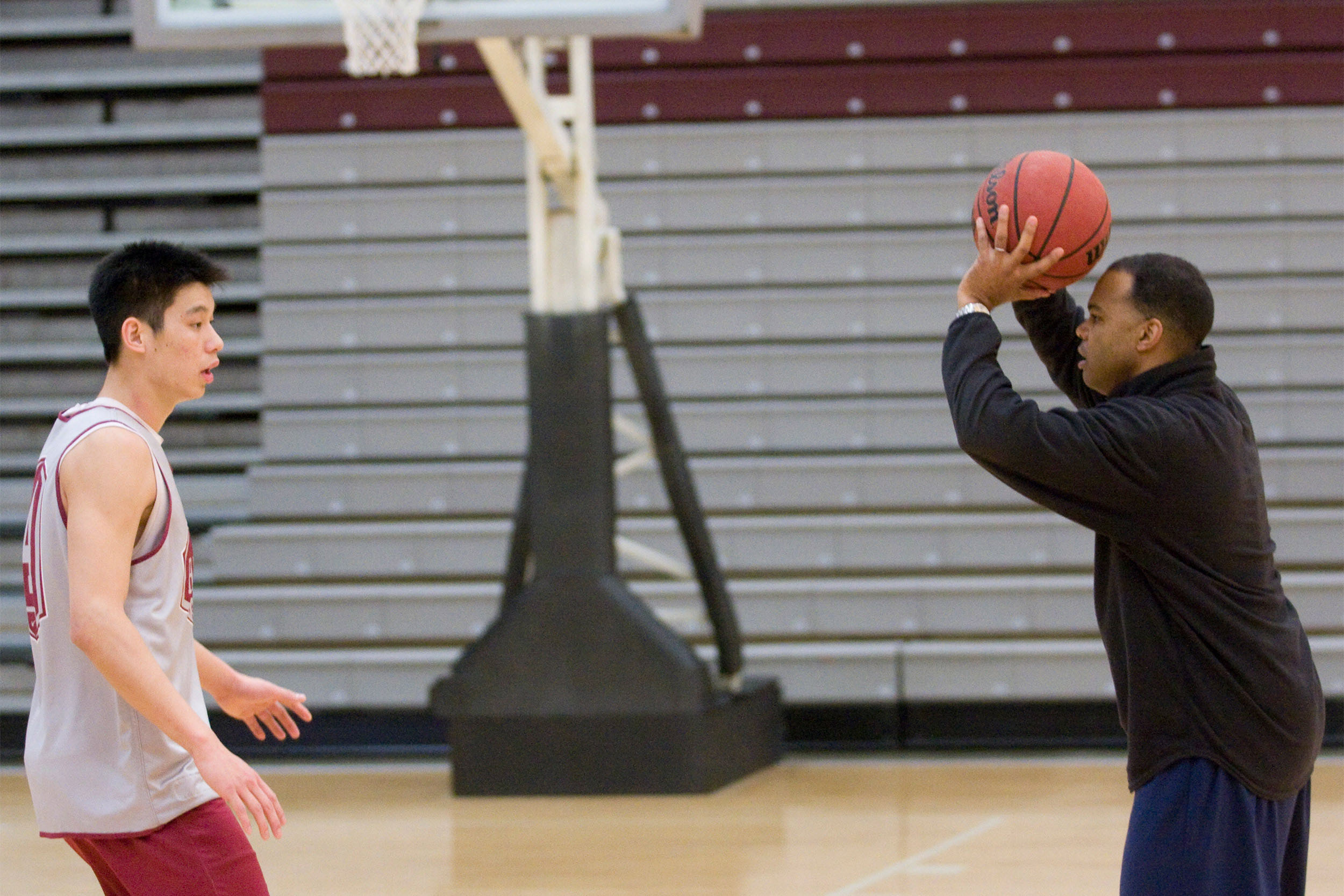 Jeremy Lin, ('10) practices with Tommy Amake.