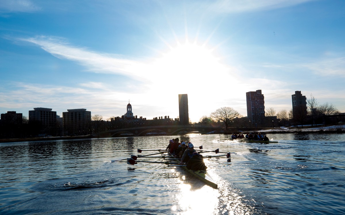 Harvard men's crew on Charles River