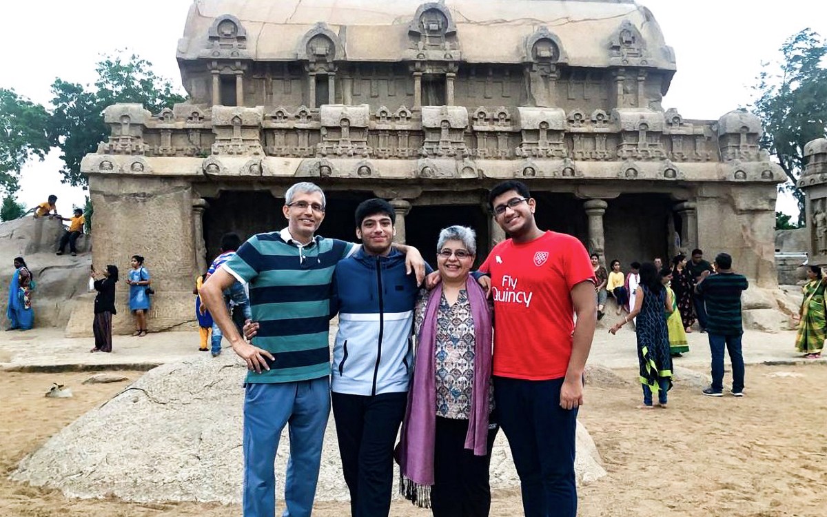 Phiroze Parasnis and family in Mahabalipuram, Tamil Nadu.