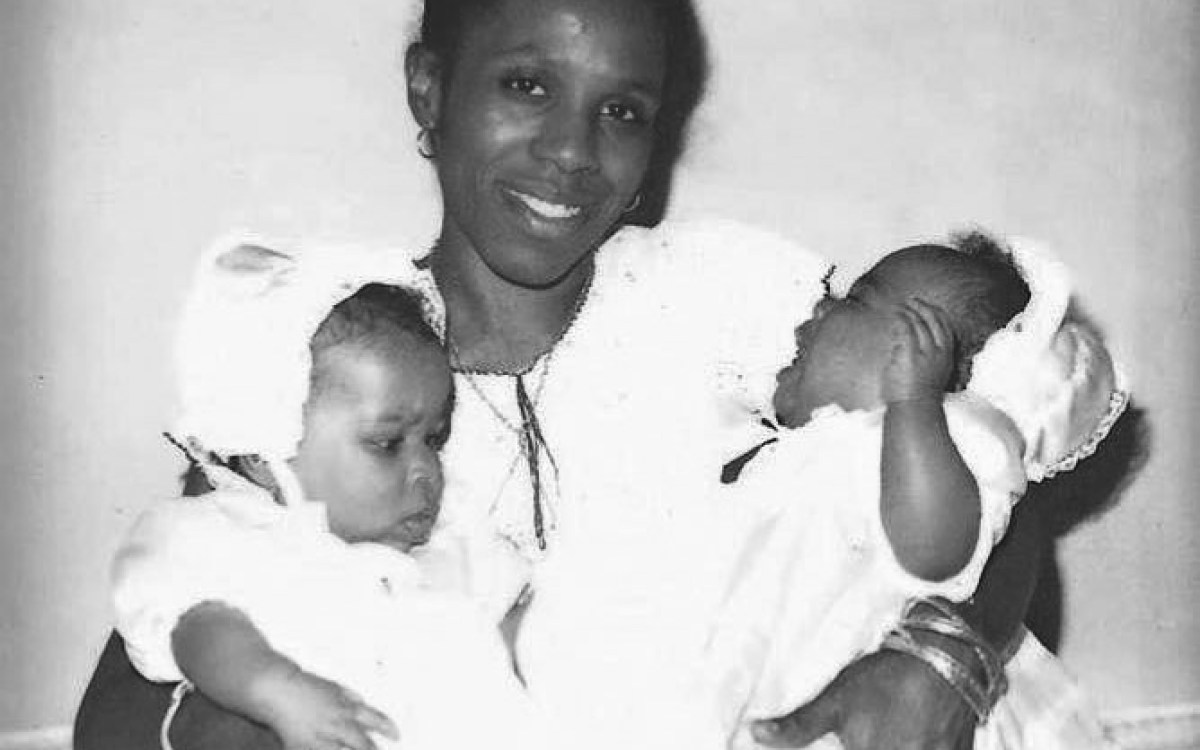 Dale Blackstock with her twin daughters.