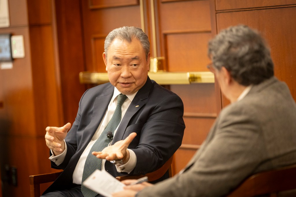 Alexander Tah-ray Yui, Taiwan’s Representative to the US, speaking with Tony Saich,.