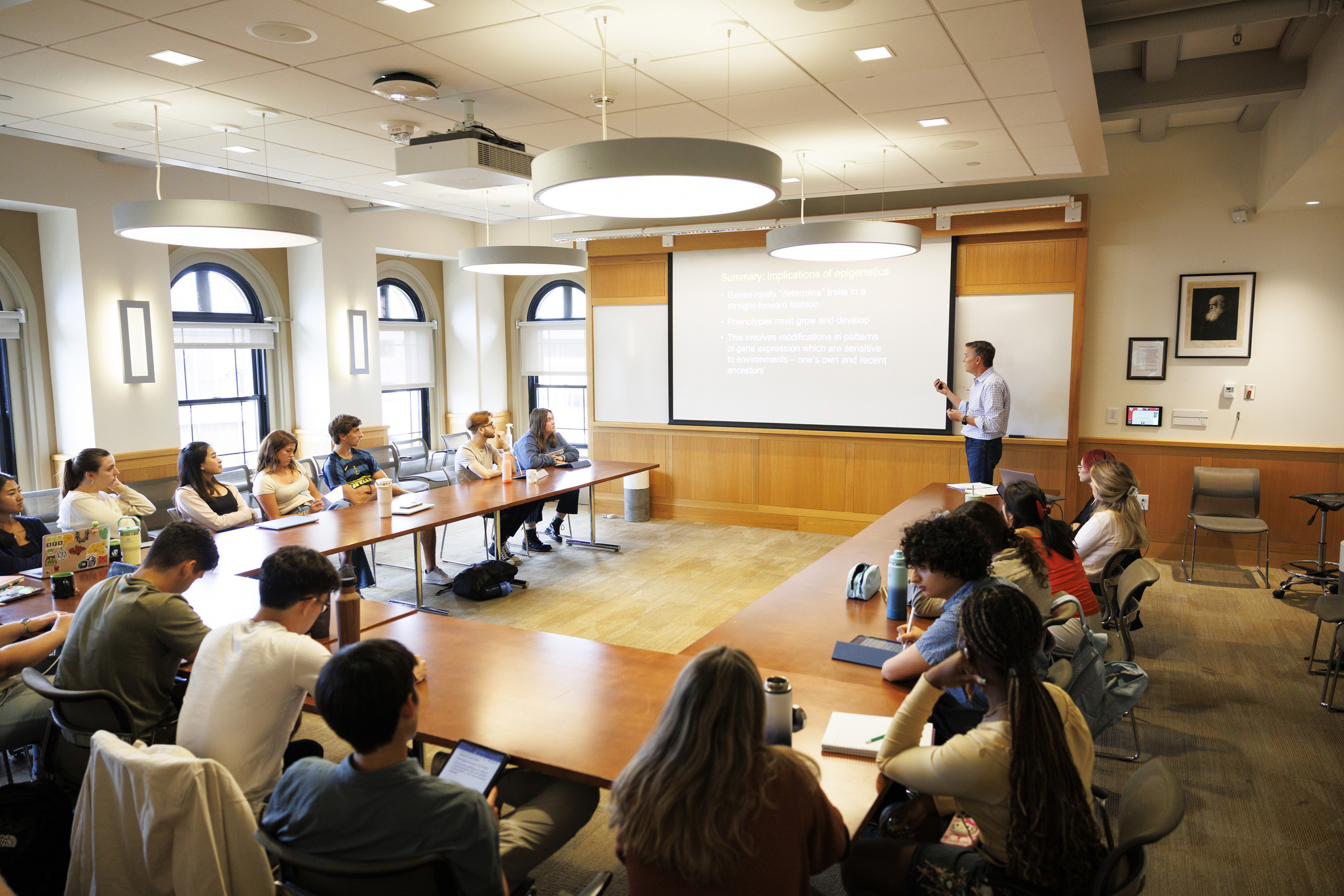 Views of the “Evolutionary Medicine” course taught by Christopher Kuzawa, Professor of Human Evolutionary Biology at Harvard University.