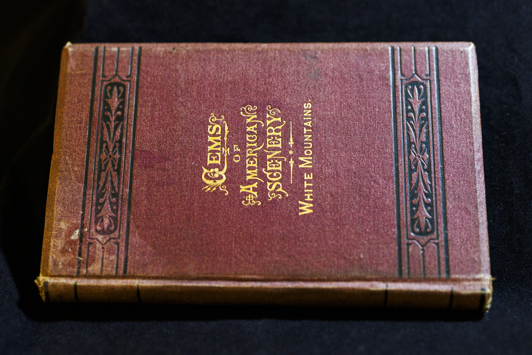 Cover of "Gems of American scenery" consisting of stereoscopic views among the White Mountains