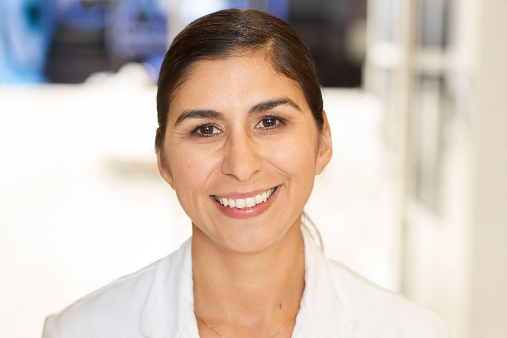 Alejandra Casillas ’01, M.D. ’05